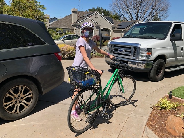Ellie returns to school for orientation!