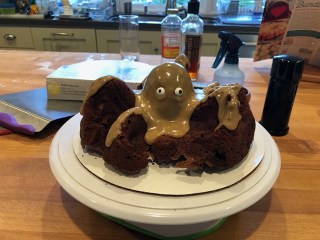 The octopus cake, with glaze and eyes!
