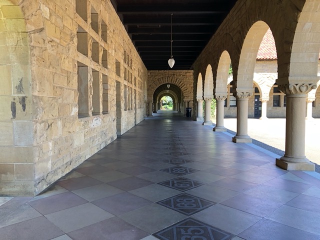 I love pictures of arcades