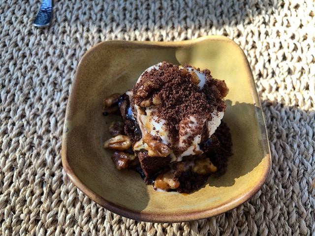... and a mini sundae for second dessert