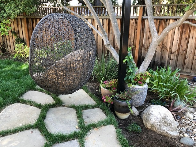 I got the pots planted!  I love how they look.