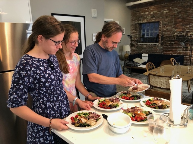 Lots and LOTS of veggies!  And olives too!