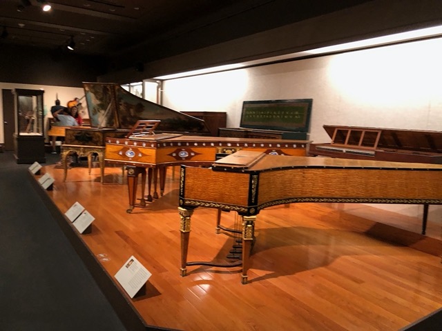 Members of the harpsichord family