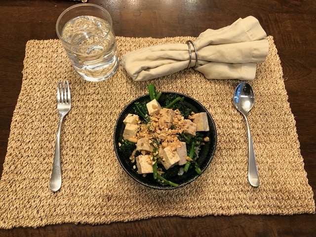 Stir fry with broccolini, tofu, and peanuts