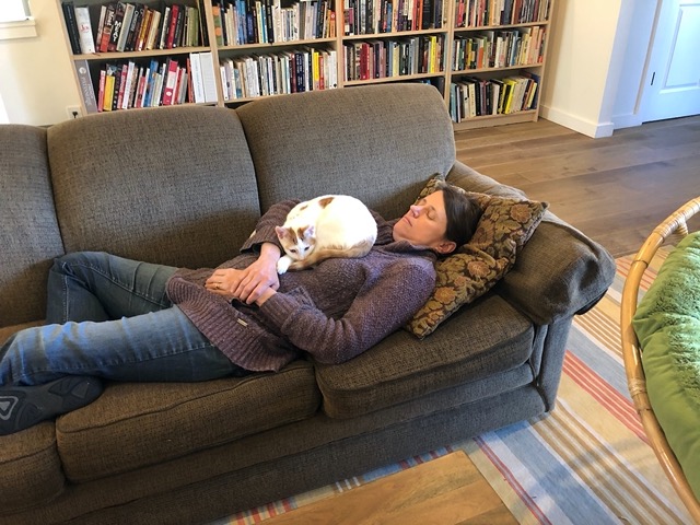 It's very soothing to take a nap with a cat