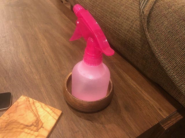 I got wooden holders for the cat squirters, so it would look neater