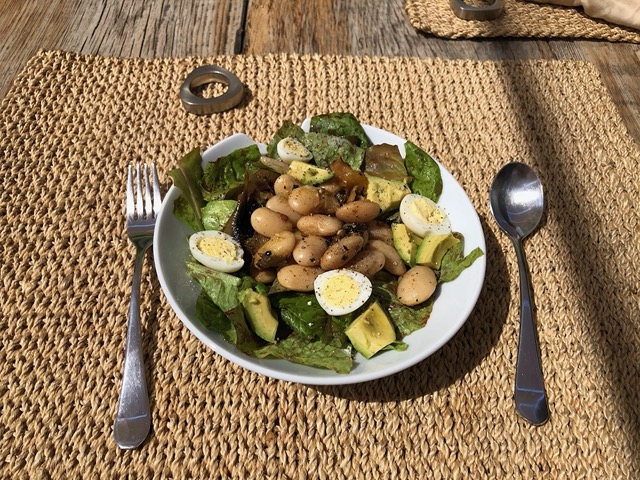 Bean salad with quail eggs